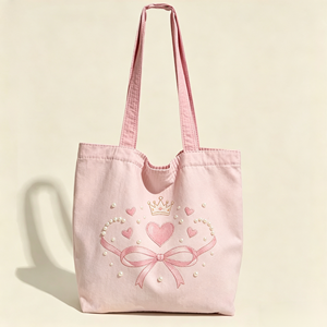 <span class=keywords><strong>Borsa</strong></span> Tote in Tela Personalizzata OEM con Motivo Cuore <span class=keywords><strong>Rosa</strong></span> Romantico, Corona, Fiocco e Perle, Tracolla <span class=keywords><strong>Rosa</strong></span> Abbinata, <span class=keywords><strong>Borsa</strong></span> a Spalla per Studenti - Product Image 1