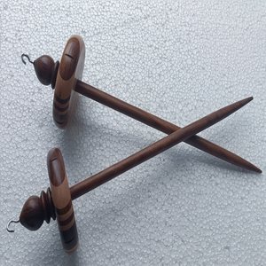 แกนหมุนไม้ระดับพรีเมี่ยมสำหรับราวบันไดและโครงการเฟอร์นิเจอร์แกนไม้กำหนดขนาดและเสร็จสิ้นได้ตามต้องการ - Product Image 1