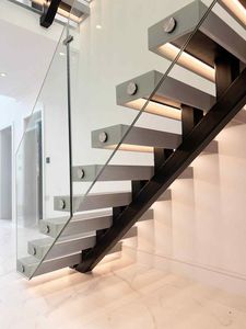 Escalier flottant droit moderne en <span class=keywords><strong>bois</strong></span> massif pour intérieur avec rampe en <span class=keywords><strong>verre</strong></span> trempé - Product Image 3