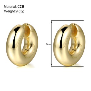 Chunky Gold Silver Ear Cuff pour les femmes Empilable C-Shaped Ear Cuff pour toutes les saisons Daily Wear Birthday Gift - Product Image 2