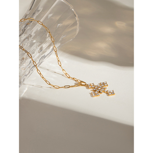 J & D时尚饰品防水18k金不锈钢白色锆石十字吊坠女式项链 - Product Image 2
