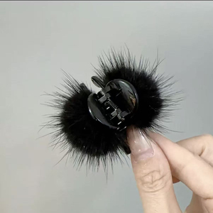 Hot Selling Temperament Cute Style Small Pom-pom Hairpin <b>Sweet</b> Niche Design Women's Hairpins Fashionable Jewelry Wholesale - Product Image 2