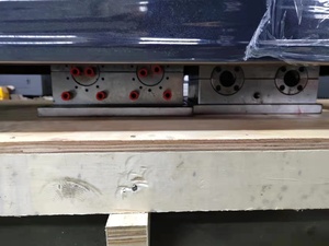 Máquina de soplado de botellas semiautomática de alta calidad 100-500pbh botella de agua de plástico y botella de frutos secos - Product Image 4