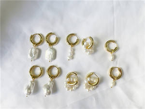 Anting Hoop Mutiara Air Tawar Alami Berlapis Emas 18k Baja Anti Karat Hipoalergenik Grosir SP untuk Wanita - Product Image 3