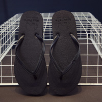Tongs pour femmes, style coréen tendance, plates, antidérapantes, pour la plage, sandales pour couples, nouvelle collection été 2026