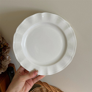 Assiette à dîner en céramique blanche plissée, style vintage français, pour le thé de l'après-midi, les desserts, les fruits, usage commercial et domestique, ronde. - Product Image 2