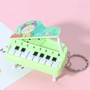 Wholesale Mini Plastic Piano Keyring Portable Play‑able <b>Electronic</b> <b>Keyboard</b> Toy For Children Gift - Product Image 3