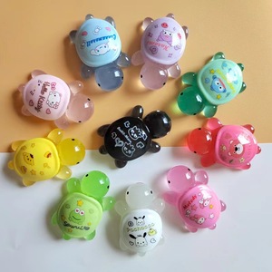 ของตกแต่งเรซิ่นรูปเต่าเรืองแสงในที่มืด Sanrio ขนาดเล็ก สำหรับทำเครื่องประดับ DIY ขนาด 3.2 ซม. 4.8 ซม. - Product Image 1