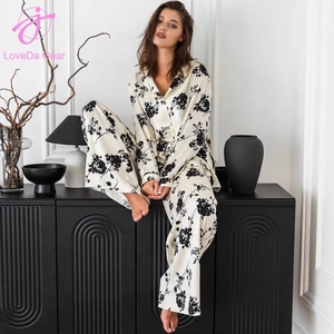 Loveda Set Pigiama da Donna con Stampa Floreale, Camicia a Maniche Lunghe e Pantaloni Comodi e Traspiranti - Product Image 2