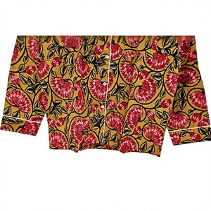 Ensemble de pyjama pour homme à manches longues à imprimé floral, tissu en satin 100% coton, vêtements de nuit décontractés, motif tissé, saison printemps, cadeau pour elle - Product Image 3