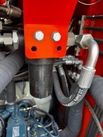 Mini-chargeuse sur chenilles EPA 25Hp avec moteur Kubota et accessoire souffleuse à neige pour le déneigement municipal des routes hivernales