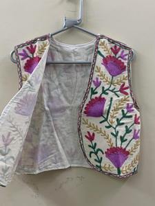 Suzani เสื้อแจ็กเก็ตปักลายดอกไม้ผ้าฝ้ายสีขาวเสื้อกั๊กฤดูร้อนสำหรับผู้หญิง - Product Image 2