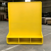 Vitrine d'exposition LED personnalisable et écologique, avec grille de rangement jaune, dessus arrondi, trois tiroirs et base bleu ciel pour magasin de détail