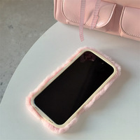 Coque de téléphone en peluche douce avec support d'objectif caméra et motif dessin animé pour iPhone 11 12 13 14 15 16 Pro et Pro Max (modèles 17 18) - Veuillez ne pas toucher