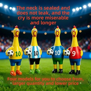 Pollo chillón de fútbol de PVC con patrón de balón de fútbol, juguete divertido para perros, regalo, juguete de estrujar, 2026 Pollo chillón de fútbol - Product Image 3