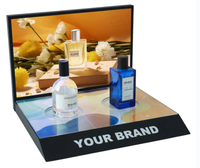 Support d'affichage de parfum en acrylique personnalisé YIJIAO, étagère à parfum LED pour vitrine de magasin de détail