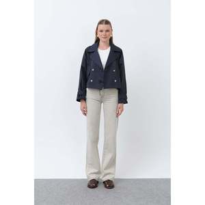 Trench-coat court pour femme de la marque Soul, design moderne et élégant, bleu marine, parfait pour toutes les saisons, disponible en tailles S-L - Product Image 3