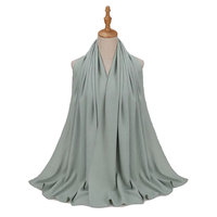 Vente en gros Foulard léger tendance élégant pour femme Tudang Malaisie Châle solide et doux respirant Hijab anti-rides lux