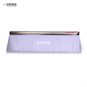 <span class=keywords><strong>Bande</strong></span> de brosse de joint de porte inférieure à poils droits Brosse à poils en nylon avec acier galvanisé - Product Image 1