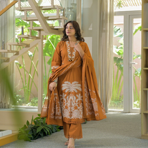 Ensemble Kurti traditionnel pour femmes en coton moutarde brodé, séchage rapide, avec pantalon et dupatta, coupe régulière, longueur genou, toutes saisons, décontracté, Inde - Product Image 1