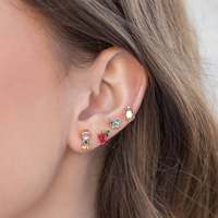 ZUOLA - Juego de Aretes Pequeños de Latón con Baño de Oro de 18K, Diseño de Personajes de Cuentos de Hadas Blancanieves, con Microincrustaciones de Circonita, Estilo Dibujos Animados