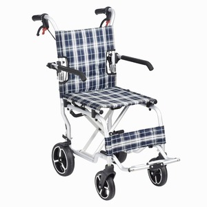 Silla de ruedas manual Shunkangda de 45 cm, blanca, ligera, plegable, para personas mayores y discapacitadas, con bolsillos de almacenamiento. - Product Image 1
