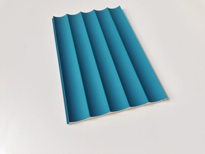 Panneaux muraux pelables et collants à grain de <span class=keywords><strong>bois</strong></span> PVC WPC mur cannelé pour la décoration intérieure extérieure matière plastique étanche - Product Image 5