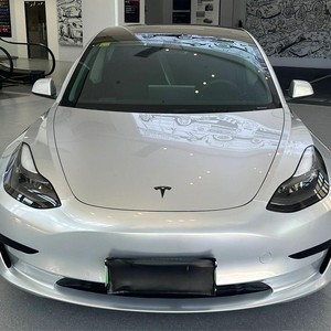 Vinilo Adhesivo Plateado Metálico PET de 7.5mil, Alto Brillo, con Liberación de Aire y Autoreparación, Rollo para Automóviles, Película para Cambio de Color de Coches, Venta al por Mayor - Product Image 1
