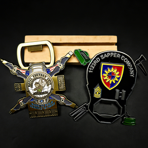 定制金属锌合金酒吧啤酒开瓶器钥匙扣2D 3D徽标字母软珐琅挑战币 - Product Image 4