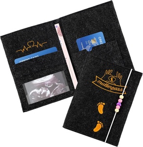 Funda de Fieltro con Patrón de Huellas de Bebé para Guardar el Mutterpass, para Madres y Mujeres Embarazadas, para Guardar el Libro de Maternidad, el Pasaporte, las Fotos de Ultrasonido - Product Image 1