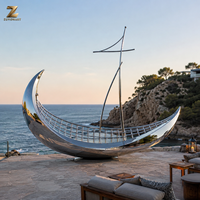 Escultura de Velero Personalizada en Acero Inoxidable con Acabado Espejo, Arte Náutico Público para Marina, Plaza Costera y Resort de Playa de Lujo