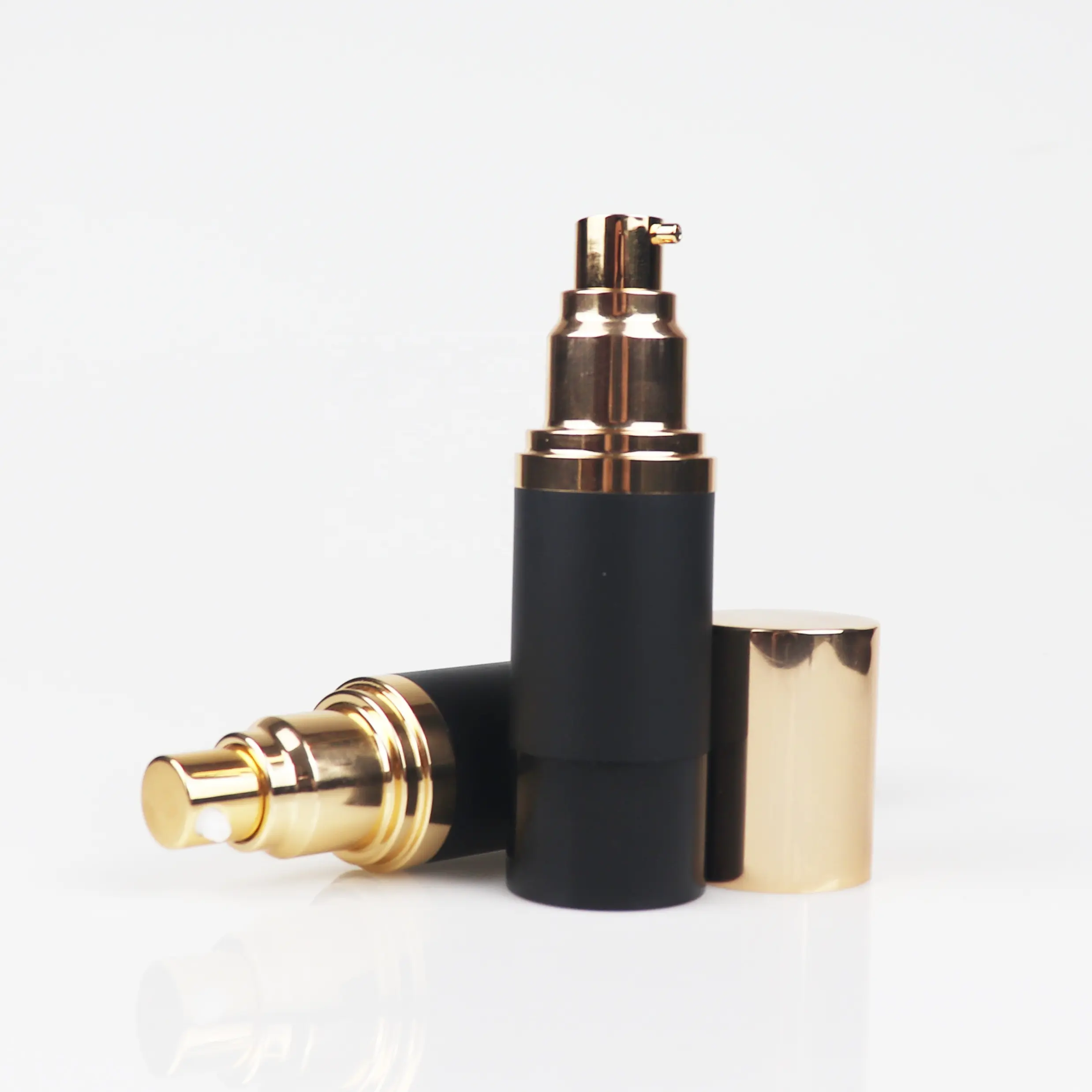 free sample and fast delivery custom matte black and gold airless bottle 30ml