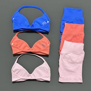 Conjunto Deportivo de 2 Piezas para Mujer, Top Deportivo Sin Costuras para Yoga, Pantalones Cortos de Cintura Alta con Efecto Push-Up, Conjunto de Top y Pantalones Cortos para Gimnasio, Fitness, Running y Entrenamiento - Product Image 3