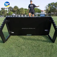 Panneau de rebond de football pliable et portable, avec une résistance aux chocs et une durabilité extrêmement élevées, utilisé pour l'entraînement sportif au football