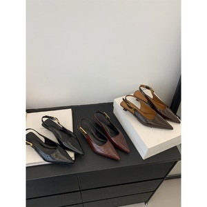 <span class=keywords><strong>Zapatos</strong></span> de tacón bajo con punta en pico y tira trasera de <span class=keywords><strong>charol</strong></span>, estilo minimalista metálico, para <span class=keywords><strong>mujer</strong></span>, venta al por mayor. - Product Image 1