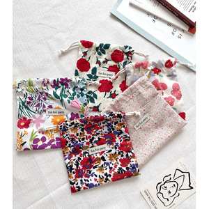 <span class=keywords><strong>Pochette</strong></span> à cordon en polyester à motif floral et à carreaux <span class=keywords><strong>pour</strong></span> articles divers, clés, pièces de monnaie, cartes, téléphone portable, serviettes hygiéniques et cosmétiques - Product Image 2