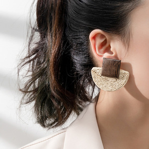 2025 élégant ethnique bohème à la main canne herbe carré demi-cercle tressé rotin tressé boucles d'oreilles pour les femmes cadeau à la mode - Product Image 5