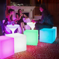 Chaises Cubes Lumineux LED en Plastique, Chaises de Salle à Manger et de Bar, Mobilier de Bar Commercial Européen à Technologie LED Moderne pour Ensemble de Repas Extérieur