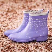 Bottes de pluie imperméables en caoutchouc pour femmes, bottes de pluie mi-hautes pour adultes, imprimées de fleurs tendance, toutes saisons