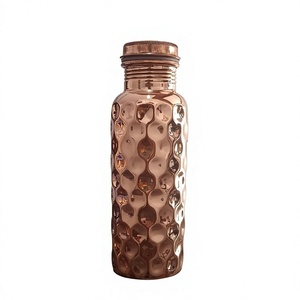 Bouteille en cuivre avec tasse Cuisine et verres de table Bouteilles d'eau en cuivre pur disponibles chez Abordable metal - Product Image 1