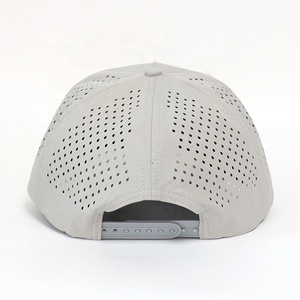 OEM 맞춤형 고품질 5 패널 레이저 컷 구멍 뚫린 방수 스포츠 야구 모자 고무 로고 퍼포먼스 남성용 아빠 모자 - Product Image 4