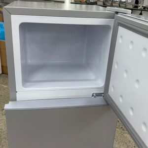 Réfrigérateur double porte 158L aspect acier inoxydable, congélateur supérieur, écoénergétique, idéal appartement, dortoir, bureau, faible niveau sonore - Product Image 3