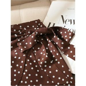 RoseSeek Jupe courte portefeuille à pois pour femme, taille haute, avec nœuds latéraux, en satin doux, avec décoration en nœud - Product Image 2