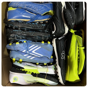 Chaussures de Football d'Occasion pour Hommes en Gros, Mélange Propre de Bales de Chaussures de Marque Chinoise - Product Image 1