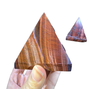 Vente en gros de pyramides en cristal d'œil de tigre doré naturel poli de 50 mm pour la décoration spirituelle de la maison et le feng shui - Product Image 1