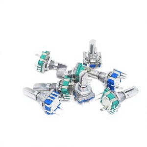 สวิตช์โรตารี่เอนโค้ดเดอร์แบบดิจิตอล EC11 รุ่น Plum Blossom Handle (แบบย้อนกลับ) ความยาวมาตรฐานสำหรับการติดตั้ง 15/20 มม. พร้อมสวิตช์ - Product Image 1