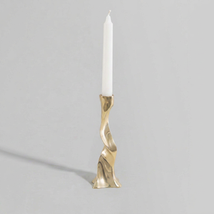 Candelabro Dorado Under The Banyan con Diseño Trenzado para Decoración del Hogar - Product Image 1
