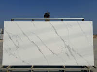Pierre artificielle moderne en quartz artificiel poli de grande taille 1600*3200*12MM Tuile de pierre frittée en velours de sol