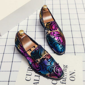 Chaussures habillées décontractées personnalisées pour hommes, chaussures mocassins colorées populaires, chaussures italiennes de soirée en boîte de nuit, chaussures <span class=keywords><strong>bateau</strong></span> attrayantes - Product Image 2