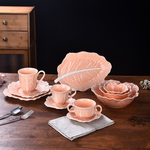 Vente directe usine Lelyi : Service de table en céramique rose créatif motif chou, avec décor sous glaçure et relief de veines de feuille, pour le thé de l'après-midi - Product Image 2